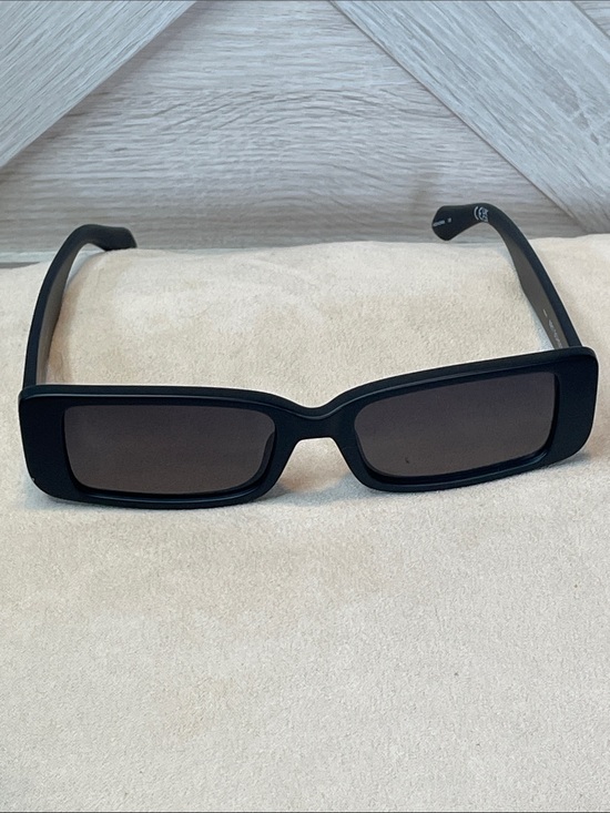 Quay Australia “Art School” Black Rectangular Sunglasses